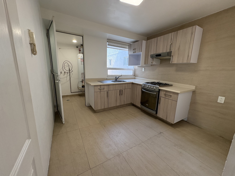 Renta Departamento 3 Recámaras Toriello Guerra