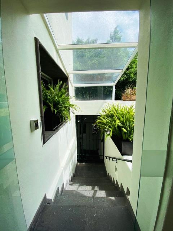 PRADO NORTE, Casa con Uso de Suelo Comercial y de Oficinas. Venta y Renta