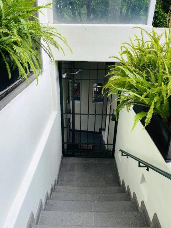 PRADO NORTE, Casa con Uso de Suelo Comercial y de Oficinas. Venta y Renta