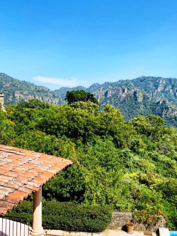 CASA QUETZAL, TEPOZTLÁN, Impresionante Casa Estilo Colonial Moderno.