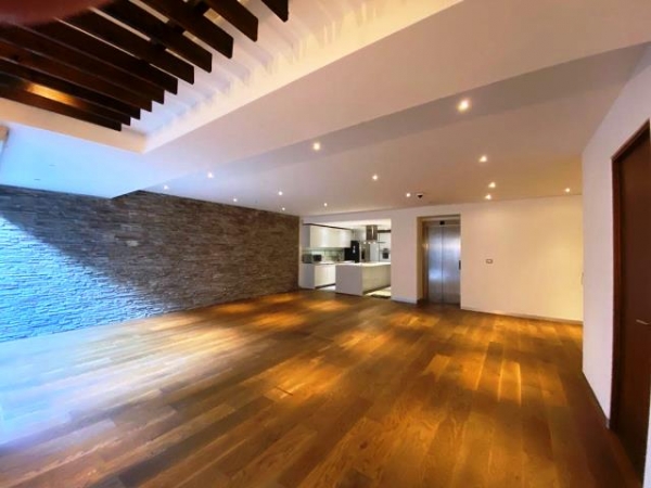 ARQUÍMEDES. Garden House con 2 terrazas. Con áreas comunes. BAJA DE PRECIO