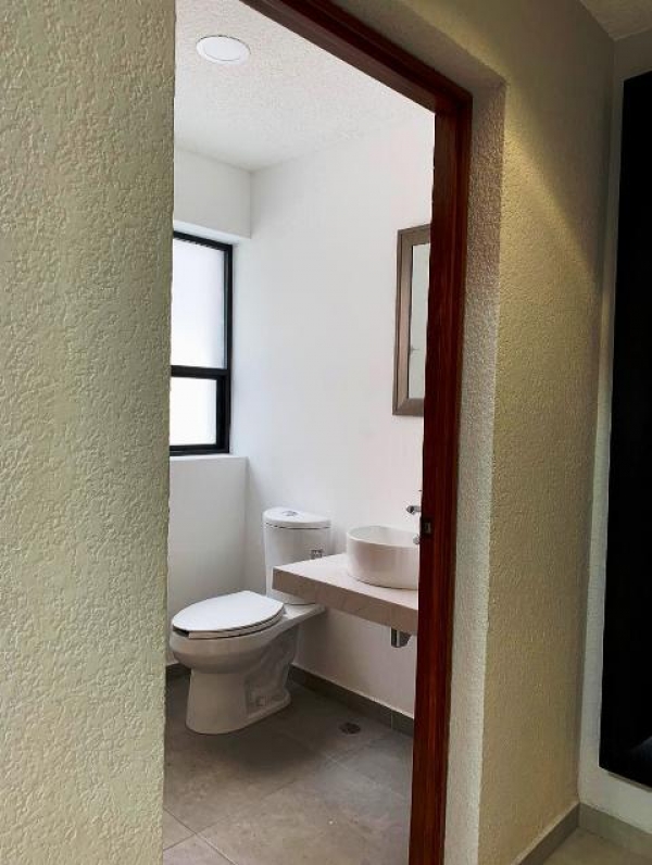 tuxpan, roma sur. oficina en renta. en 1er piso. excelente ubicación
