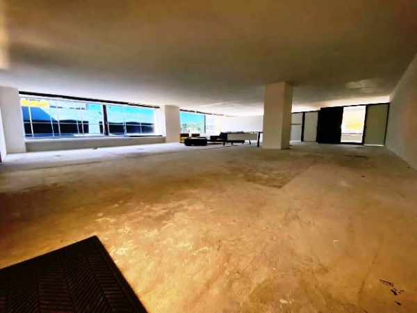 BOSQUE DE DURAZNOS, Oficina en Renta. Espacio para acondicionar. $5,175.00 USD