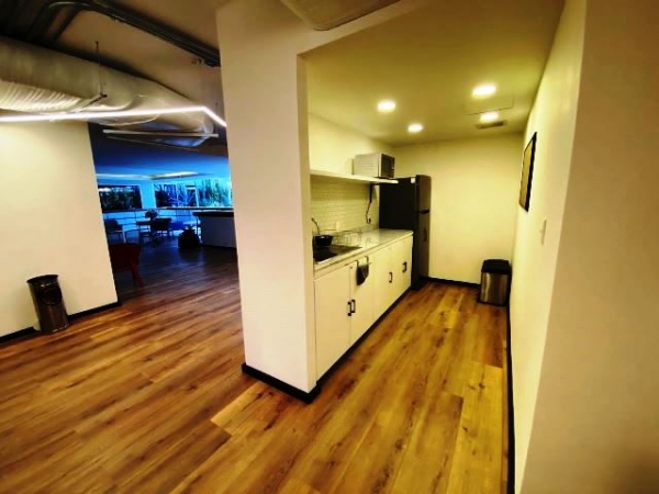 BOSQUE DE DURAZNOS, Oficina en Renta. Espacio para acondicionar. $2,695.00 USD