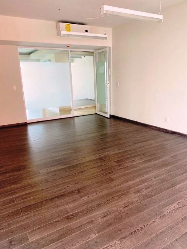 LA CITE, Oficina en 4to piso. Nueva. Excelente ubicación