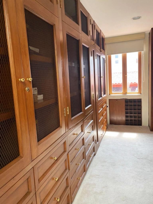 BOSQUE DE BUGAMBILIAS, Excelente Casa en Venta. Hermoso Jardín. Bien ubicada
