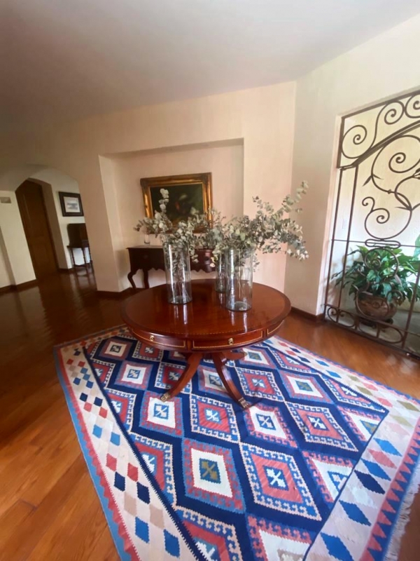BOSQUE DE BUGAMBILIAS, Excelente Casa en Venta. Hermoso Jardín. Bien ubicada