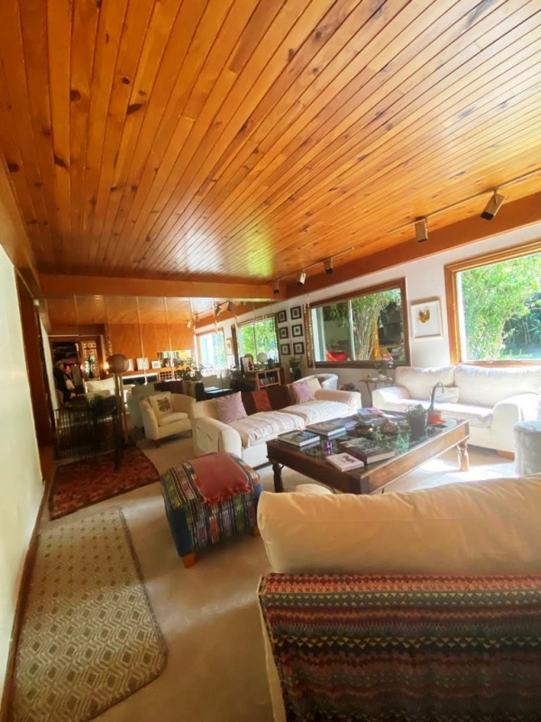 CERRADA DE LOMA CHICA, Casa en Venta Con Jardín y Terraza. Super buena vibra.