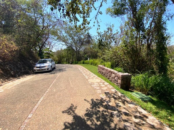 CONDOMINIO ARCANO, Terreno en Venta con seguridad, en Ixtapa Zihuatanejo. Lote 2