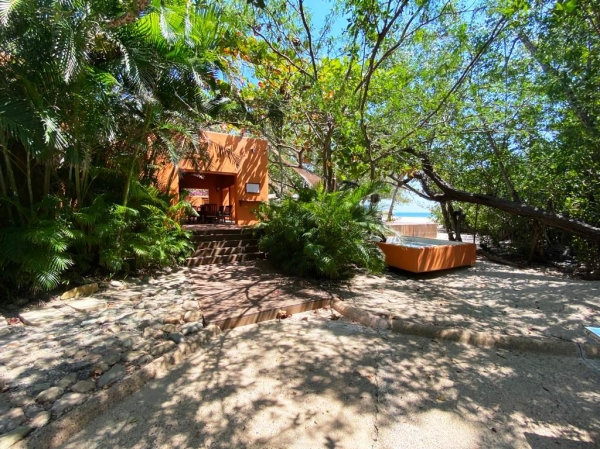 CONDOMINIO ARCANO, Terreno en Venta con seguridad, en Ixtapa Zihuatanejo. Lote 3