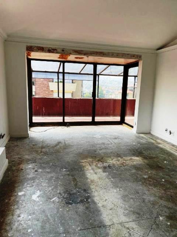 intersol reforma, pent house en 2 niveles, con terraza. para remodelar