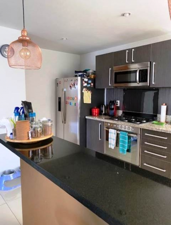 residencial infiniti santa fe, con 2da recámara o estudio. piso alto