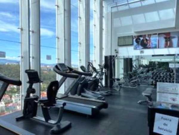 residencial infiniti santa fe, con 2da recámara o estudio. piso alto