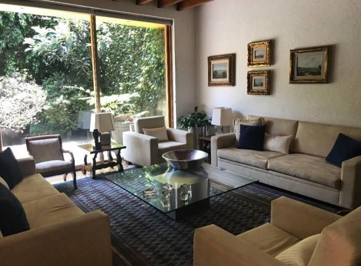 Casa en venta en la parte baja de Las Águilas