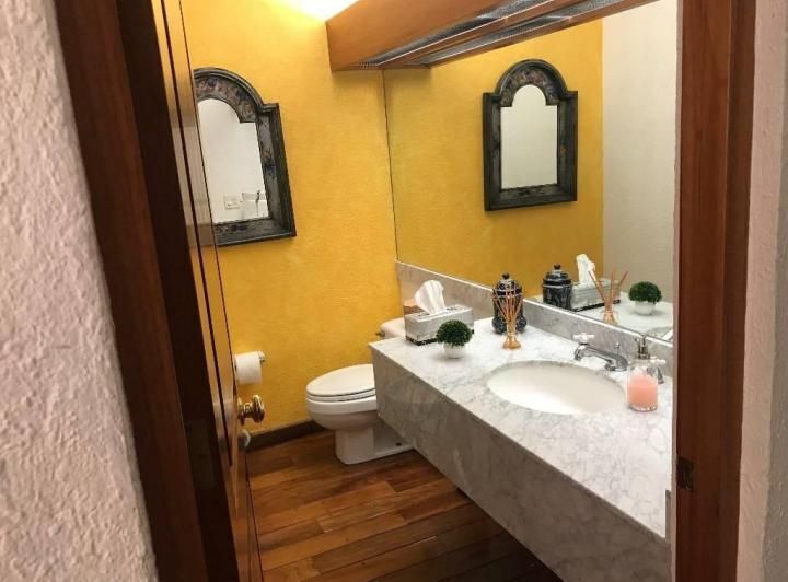 Casa en venta en la parte baja de Las Águilas
