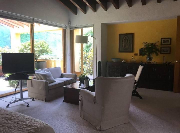 Casa en venta en la parte baja de Las Águilas