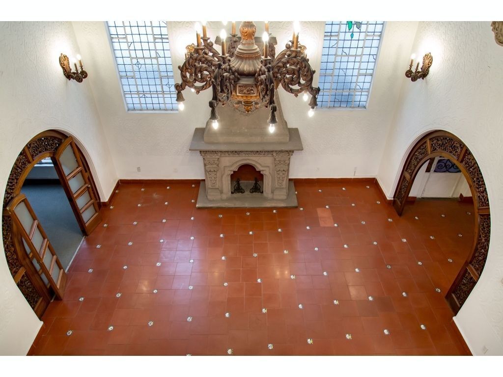 ESPECTACULAR CASA EN JULIO VERNE
