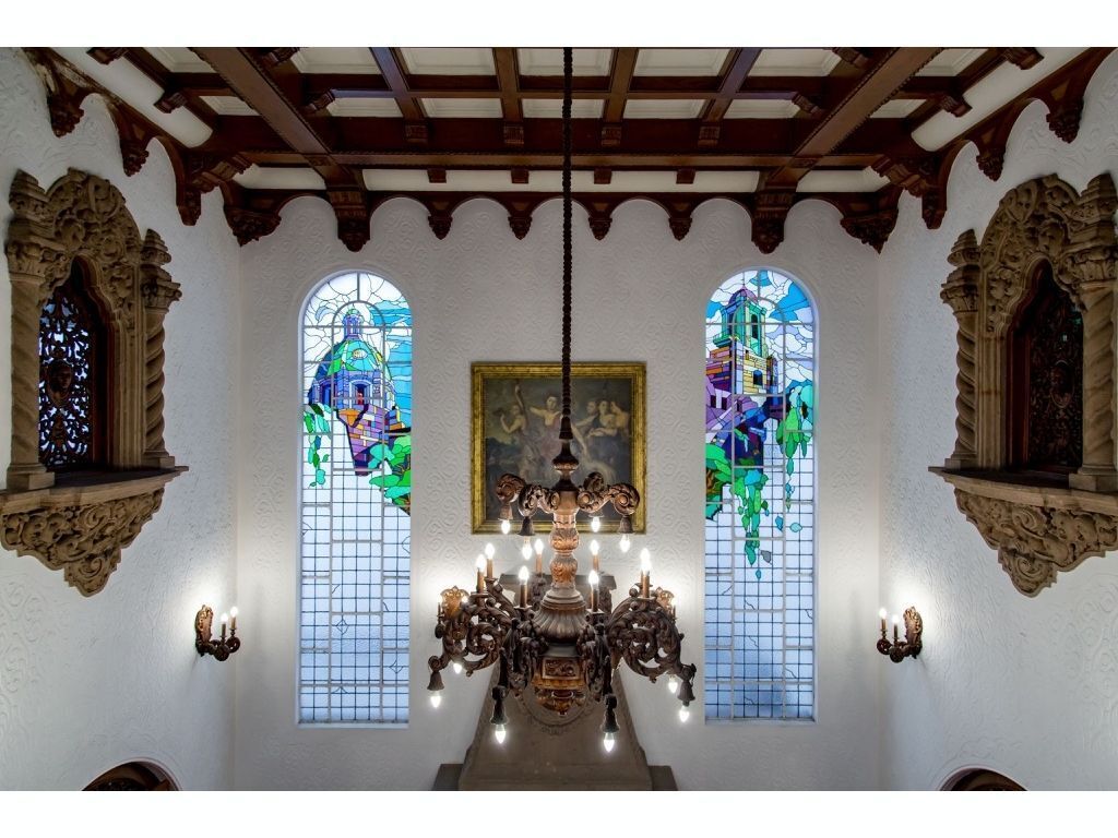 ESPECTACULAR CASA EN JULIO VERNE