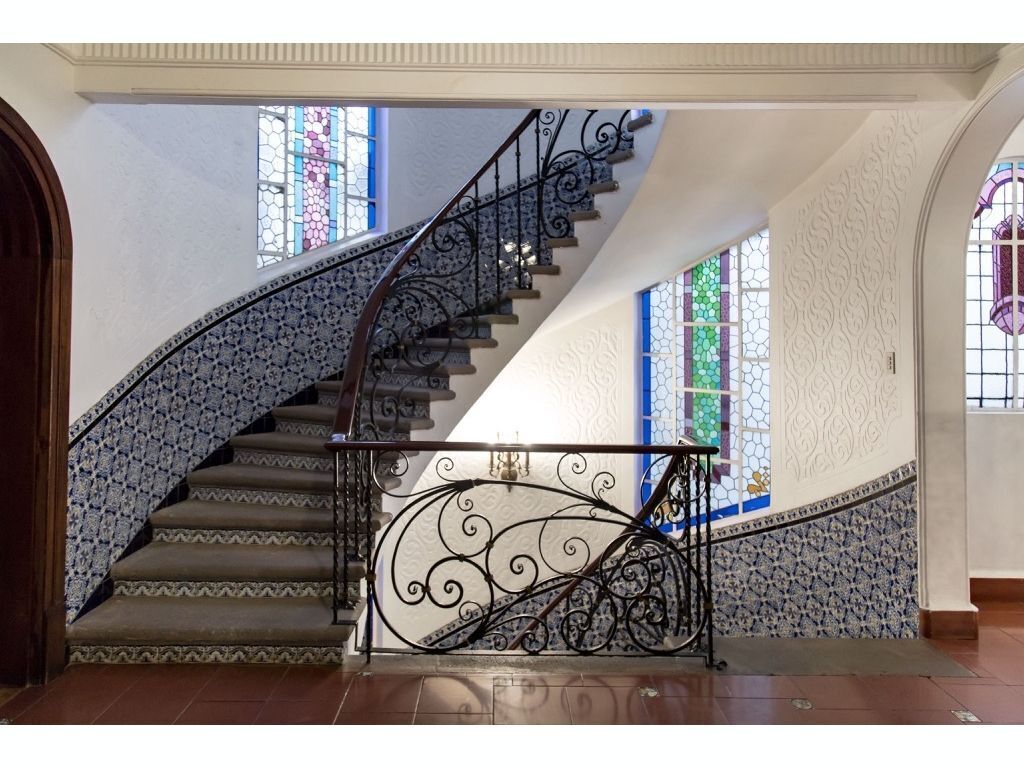 ESPECTACULAR CASA EN JULIO VERNE