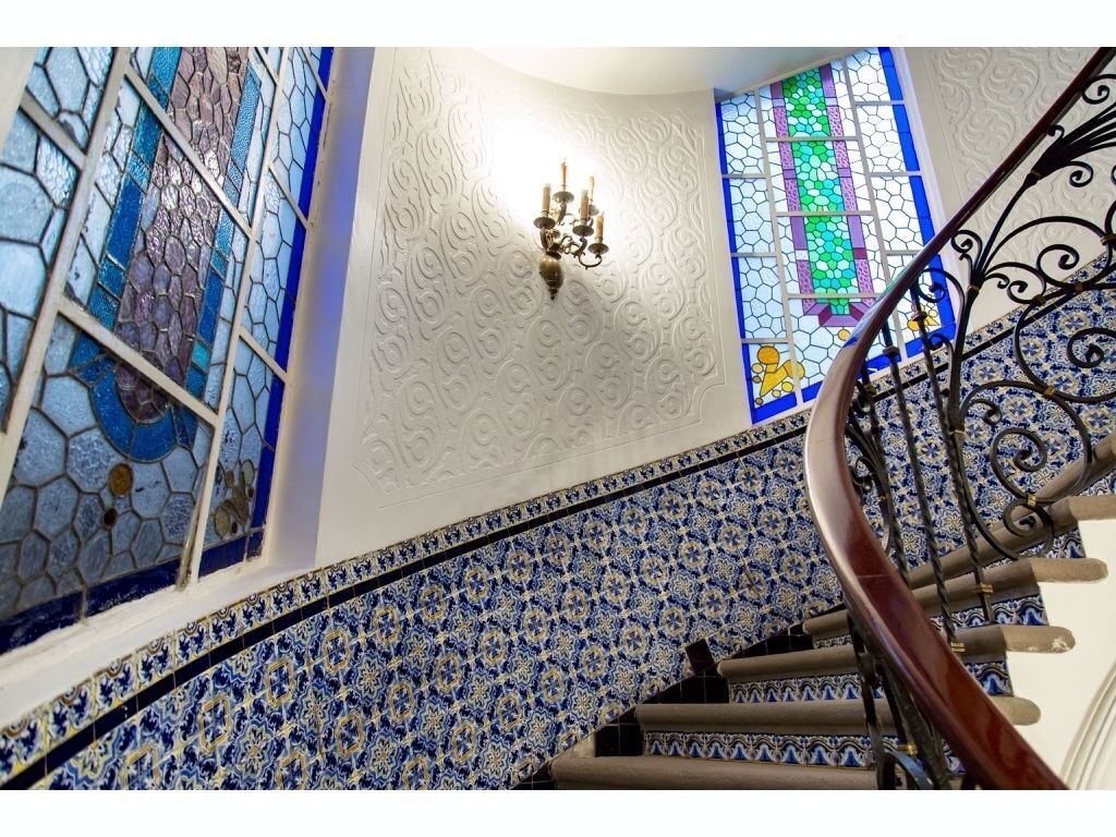 ESPECTACULAR CASA EN JULIO VERNE