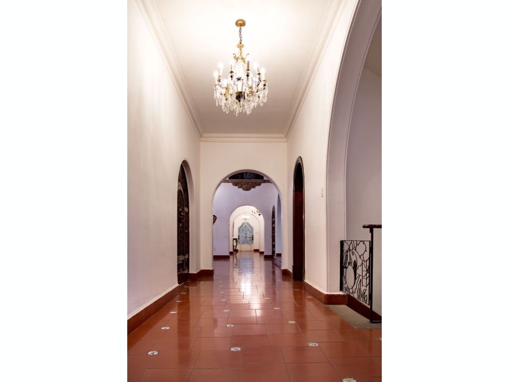 ESPECTACULAR CASA EN JULIO VERNE
