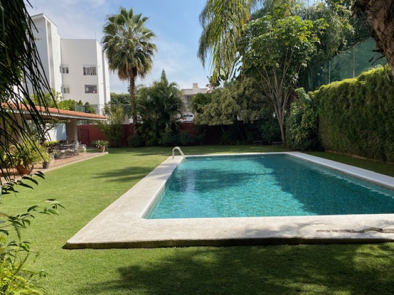 Departamento en Renta con Alberca y Seguridad 24/7 en Country Club, Guadalajara