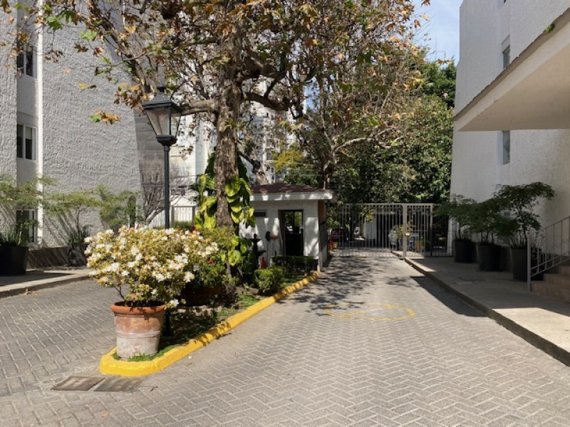 Departamento en Renta con Alberca y Seguridad 24/7 en Country Club, Guadalajara