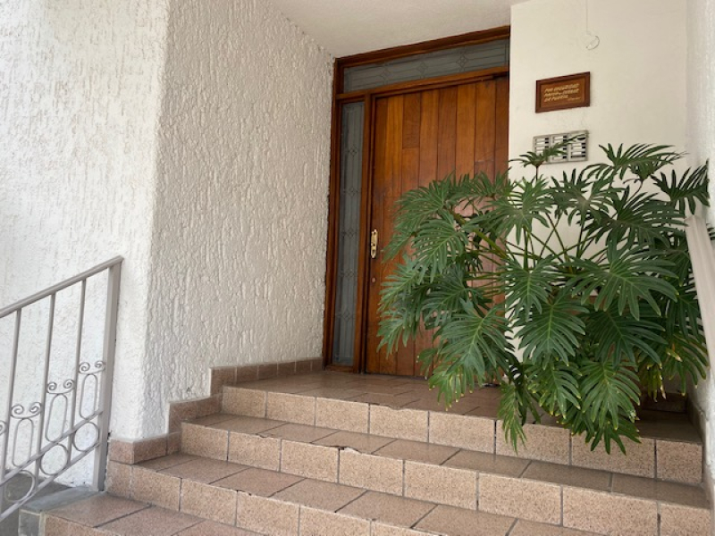 Departamento en Renta con Alberca y Seguridad 24/7 en Country Club, Guadalajara