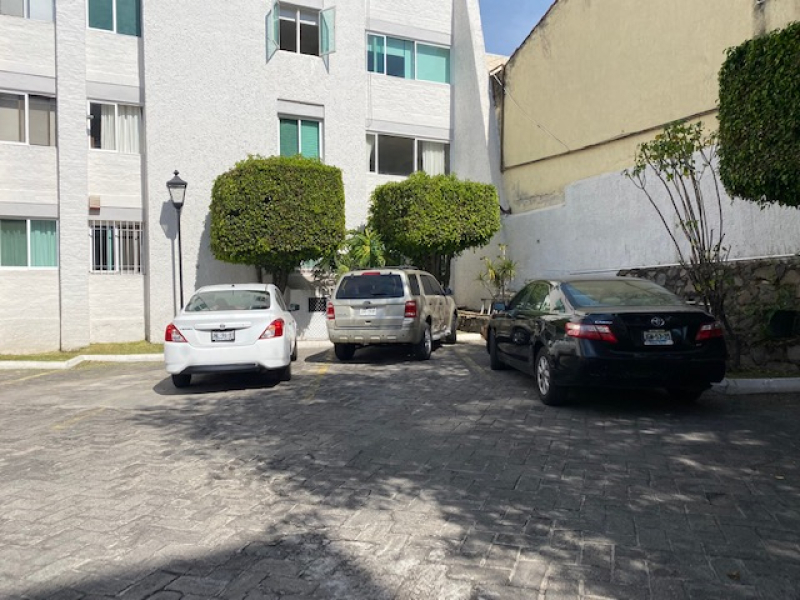 Departamento en Renta con Alberca y Seguridad 24/7 en Country Club, Guadalajara