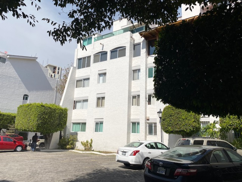 Departamento en Renta con Alberca y Seguridad 24/7 en Country Club, Guadalajara
