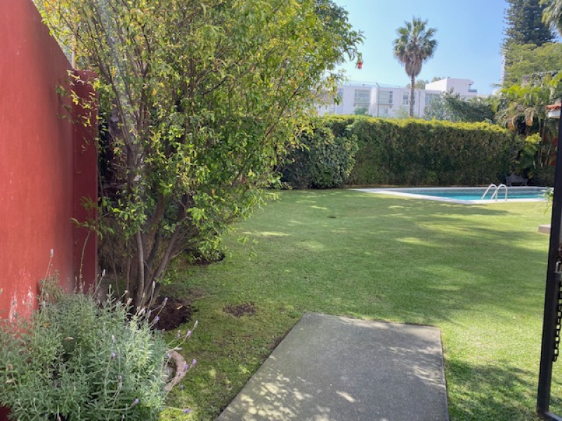 Departamento en Renta con Alberca y Seguridad 24/7 en Country Club, Guadalajara