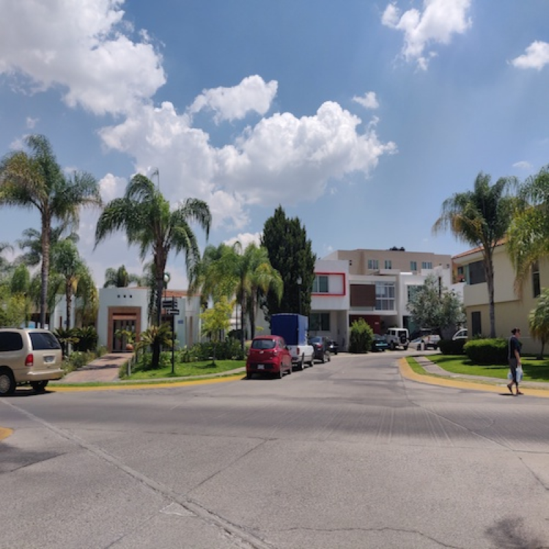 Casa  En Renta Valle Esmeralda