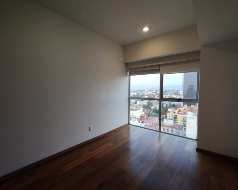 Venta Departamento En Grand Tower Del Valle, Piso 14 Vista Al Sur, 3 Recamaras 