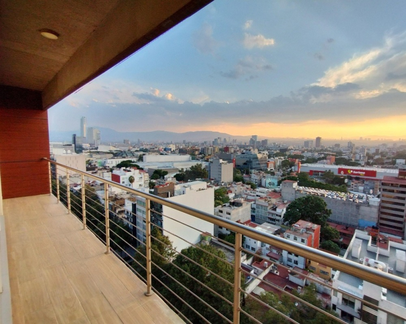 Venta Departamento En Grand Tower Del Valle, Piso 14 Vista Al Sur, 3 Recamaras 