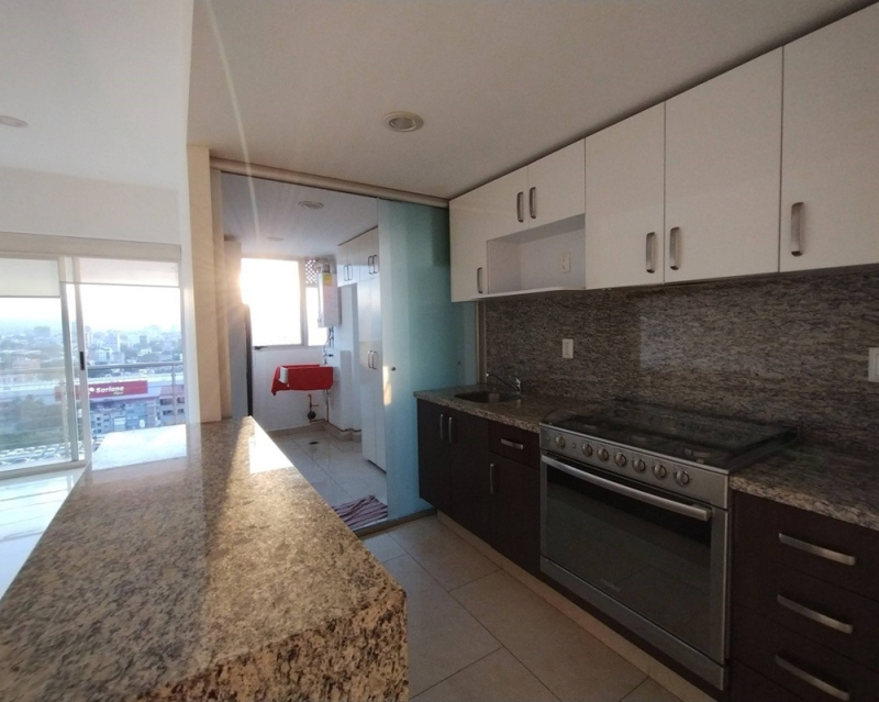 Venta Departamento En Grand Tower Del Valle, Piso 14 Vista Al Sur, 3 Recamaras 