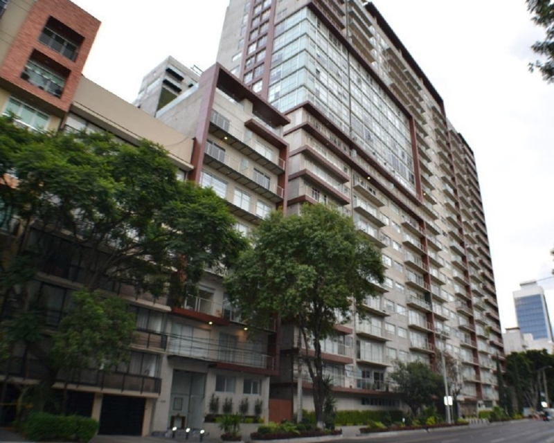 Venta Departamento en Grand Tower del Valle, piso 14 vista al Sur, 3 recamaras 