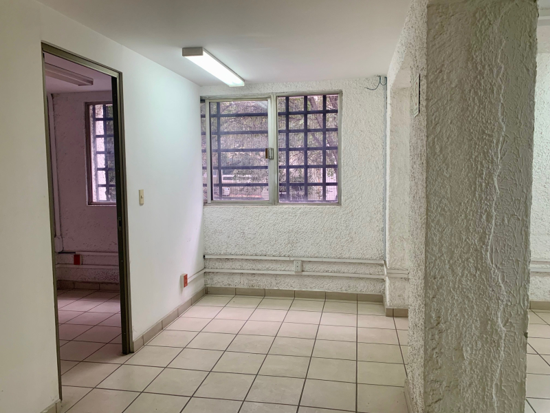 Edificio Oficinas RENTA ANZURES  Con Amplio Estacionamiento 