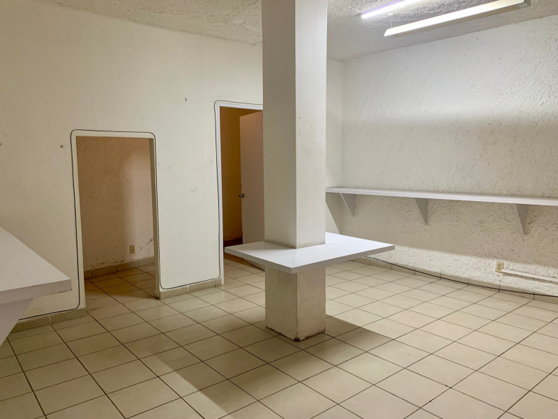 Edificio Oficinas RENTA ANZURES  Con Amplio Estacionamiento 