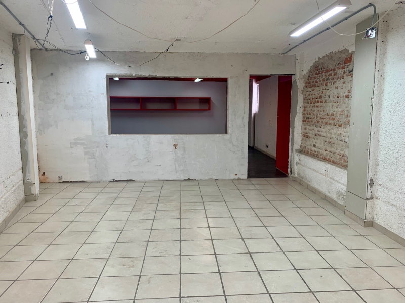 Edificio Oficinas RENTA ANZURES  Con Amplio Estacionamiento 