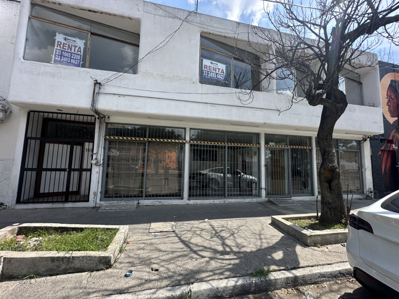 Local en renta Av. de la Paz