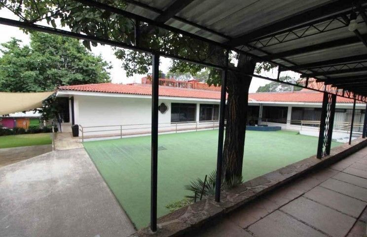 jacarandas y helechos, casa con uso de suelo comercial en venta.