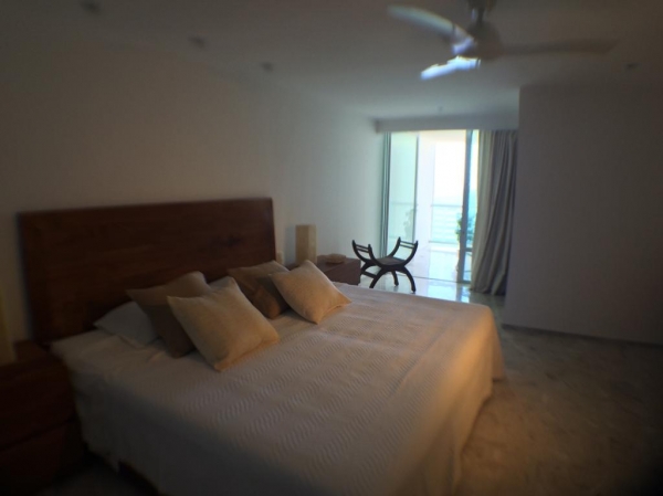 venta detpo. ph en excelente edificio en bahía de acapulco, playa privada