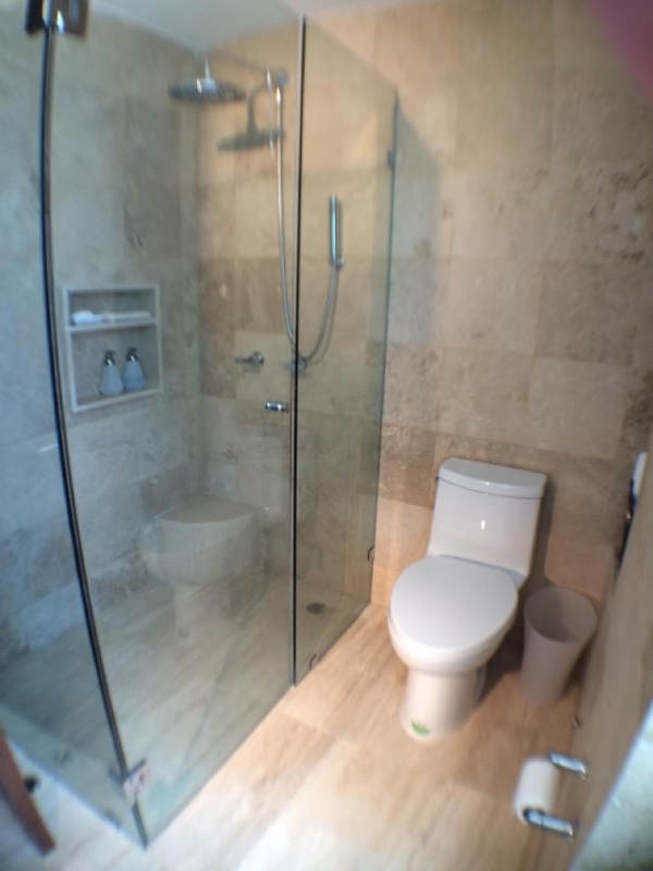 venta detpo. ph en excelente edificio en bahía de acapulco, playa privada