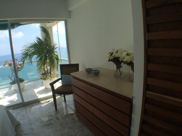 venta detpo. ph en excelente edificio en bahía de acapulco, playa privada