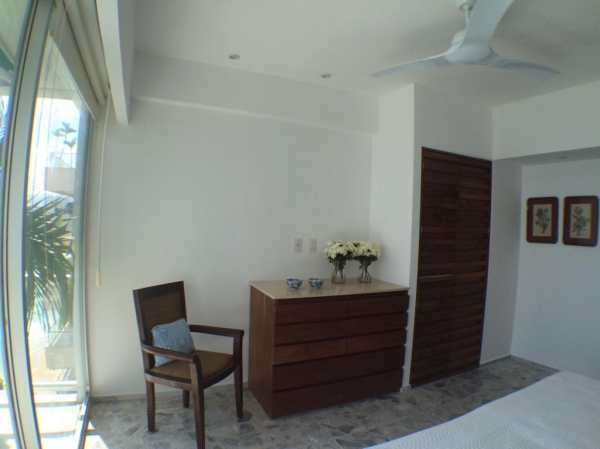 venta detpo. ph en excelente edificio en bahía de acapulco, playa privada