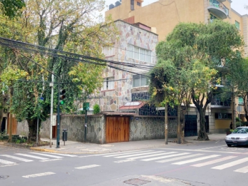 VENTA DE TERRENO EN POLANCO. CON USO SUELO PARA OFICINAS 