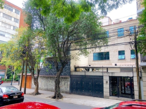 VENTA DE TERRENO EN POLANCO. CON USO SUELO PARA OFICINAS 