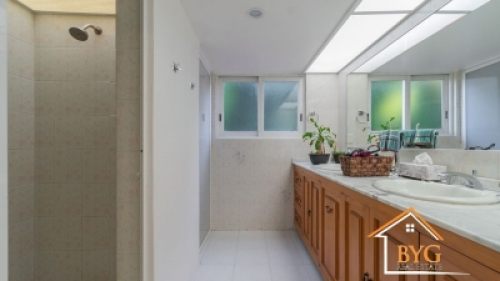 VENTA DE CASA EN LA HERRADURA EN CERRADA, CON SEGURIDAD