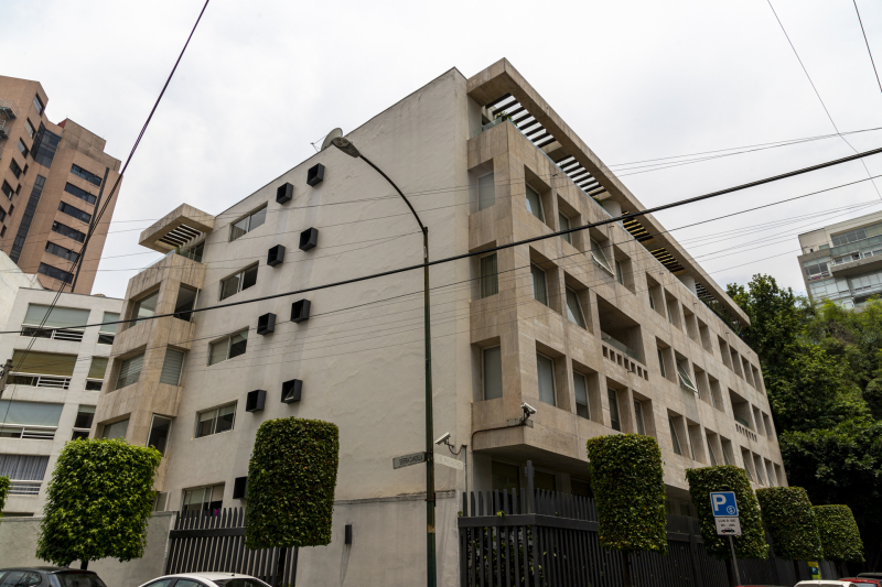 RENTA DE DEPARTAMENTO AMUEBLADO EN LAS LOMAS
