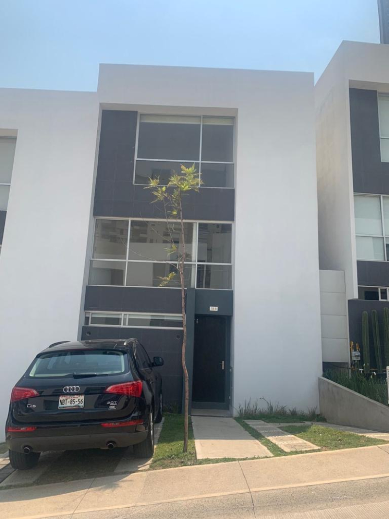 Casa en Renta en Puerta del Encinar  Bosque Real 